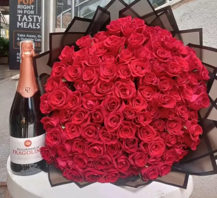 100 RED ROSES & FRAGOLINO