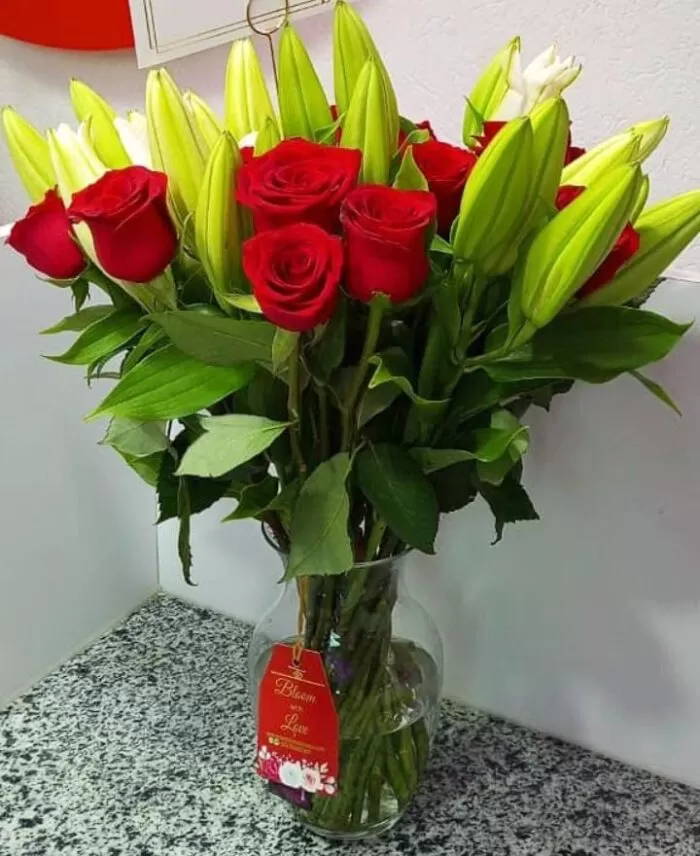 A VALENTINE LILY-ROSES GIFT VASE