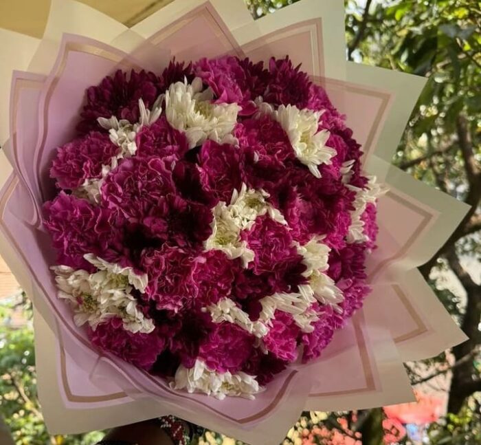 A ROMANTIC VALENTINE BOUQUET