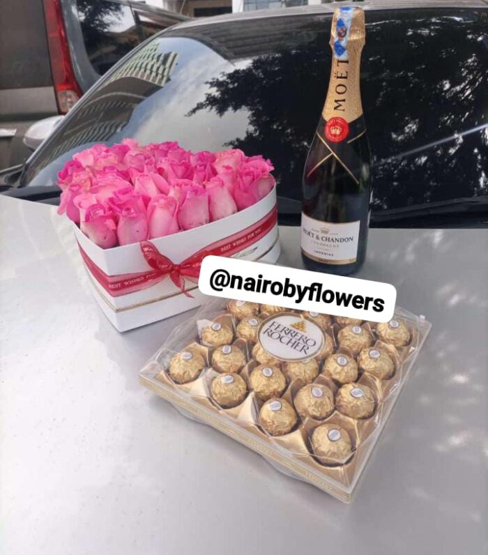 MOET CHAMPAGNE,24 FERRERO CHOCOLATES & PINK ROSES HEART BOX