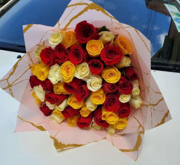 LOVE N GLOW ROSES