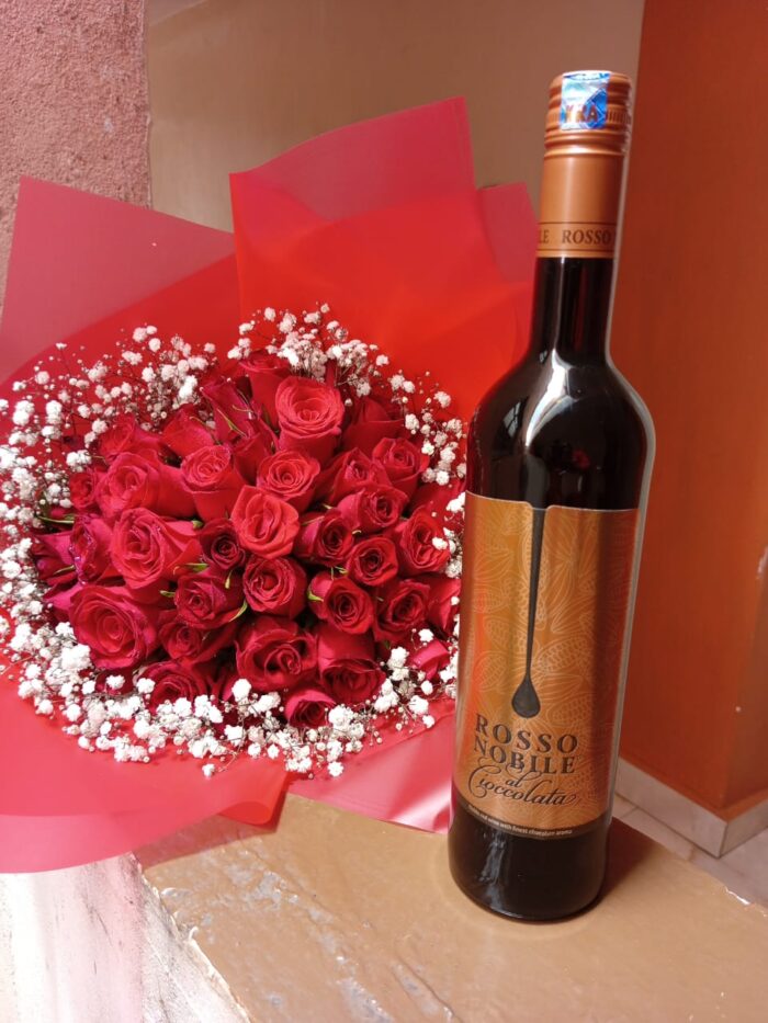 ROSSO NOBILE & RED ROSES