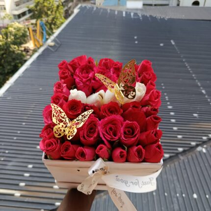 ROSES SQUARE BOX & BUTTERFLY DECOR