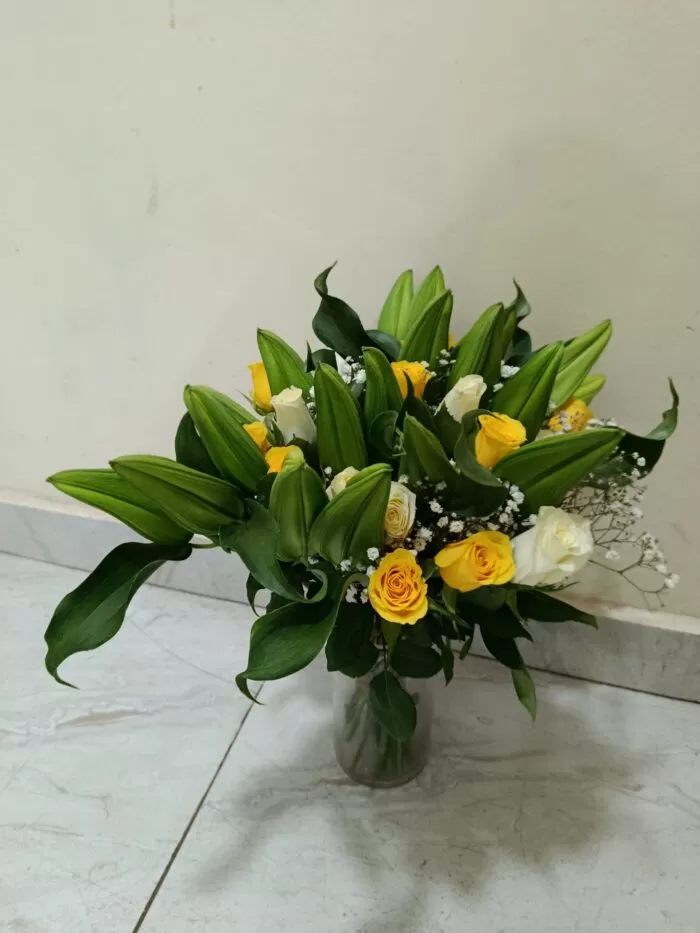 LILY-ROSY BLOOMY VASE