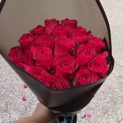 SWEETLY RED