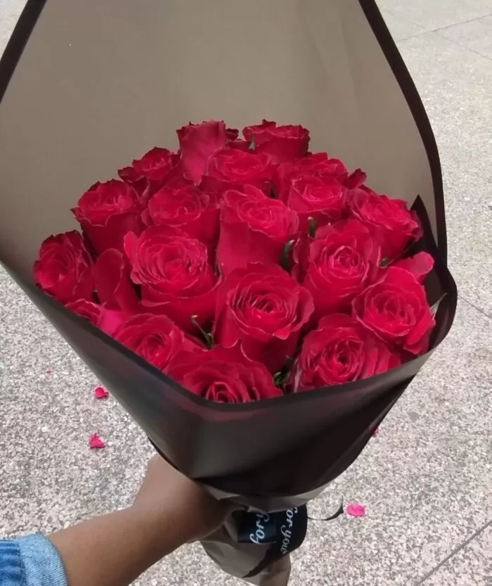 SWEETLY RED