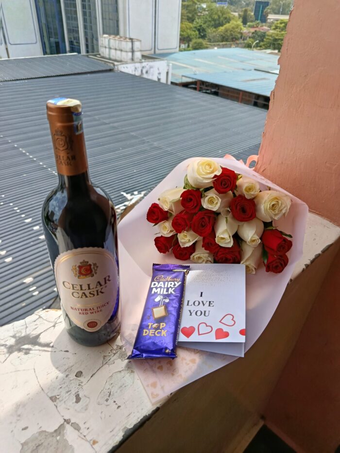 CELLAR CASK WINE, CHOCOLATE & ROSES COMBO
