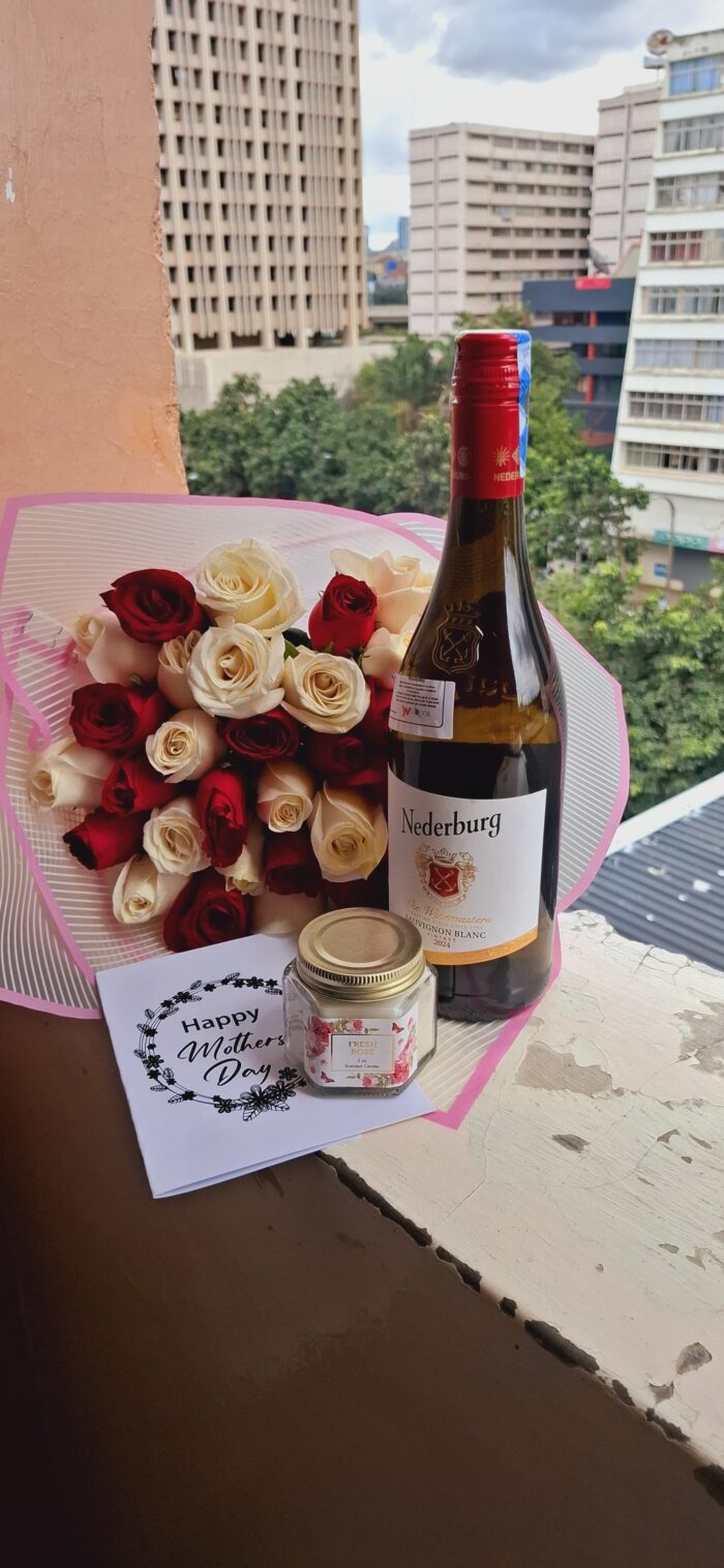 NEDEBURG,SCENTED CANDLE & 40 ROSES BOUQUET