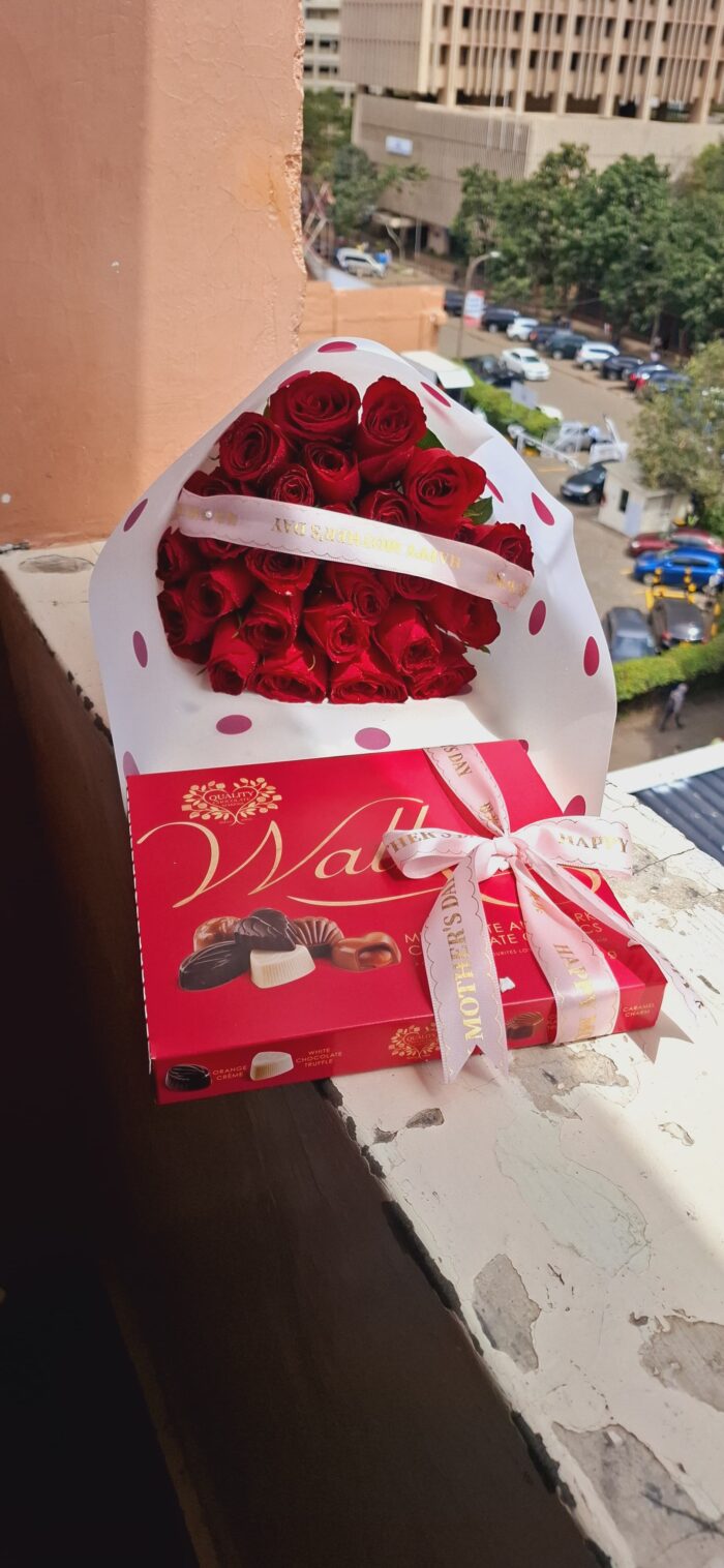 WALKERS CHOCOLATE & RED ROSES