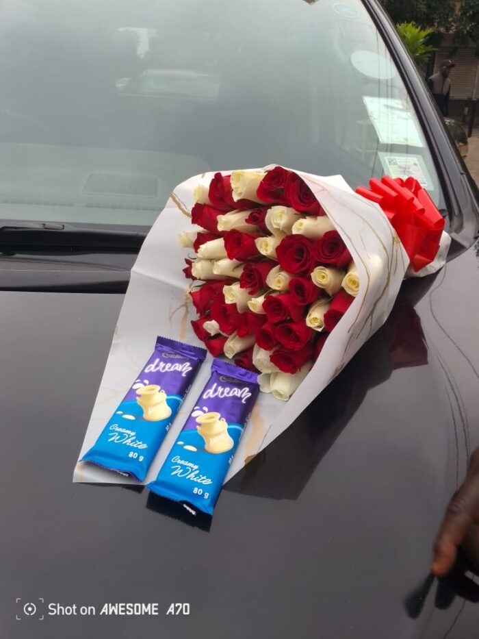 2 WHITE CHOCOLATES & 40 ROSES