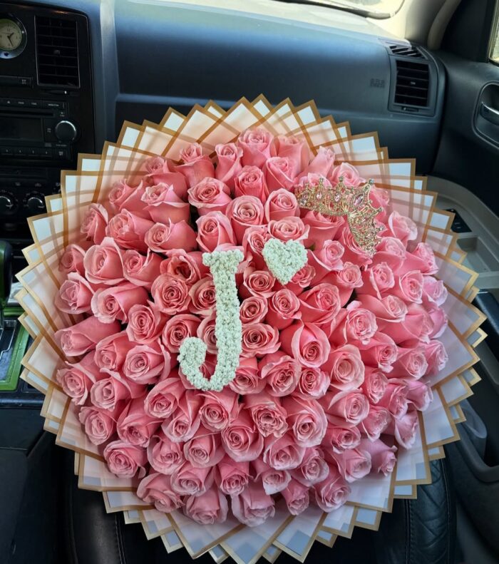 LETTER BOUQUET WITH CUSTOMISED WRAPPING
