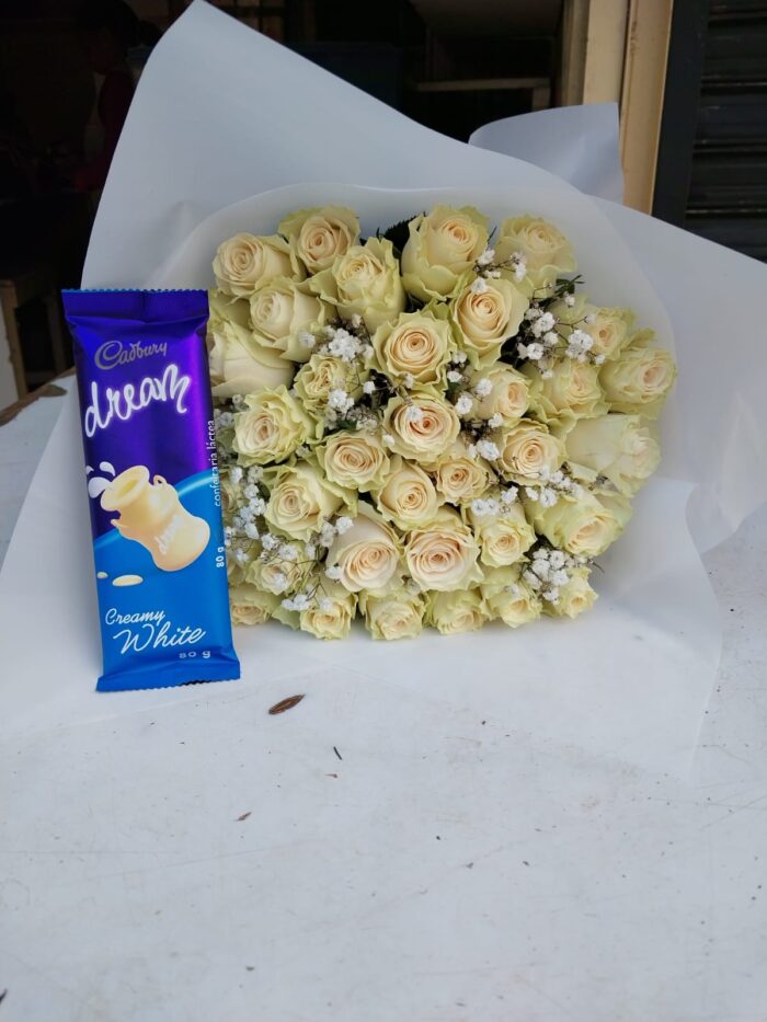 DREAMY ROSES WITH CHOCOLATE