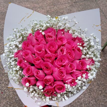 PINK STATEMENT ROSES