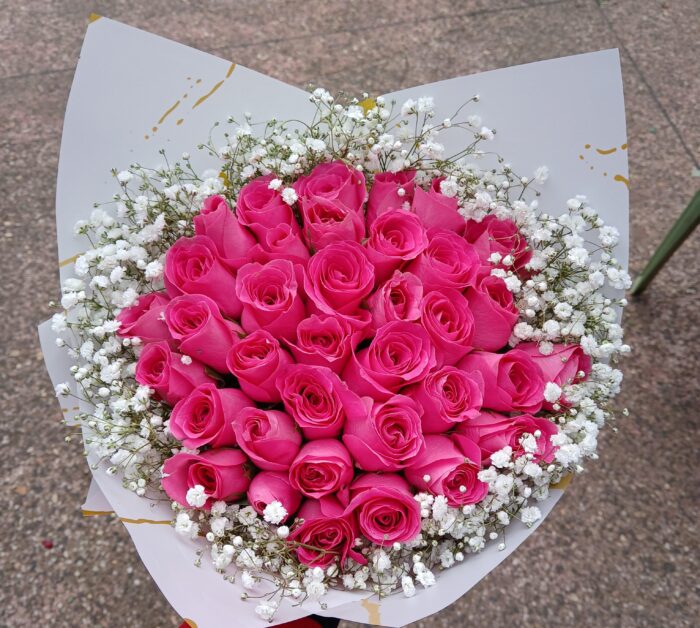 PINK STATEMENT ROSES