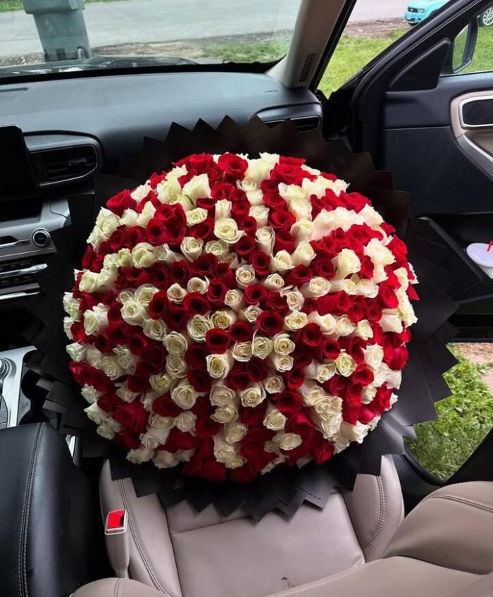 300 ROSES BOUQUET