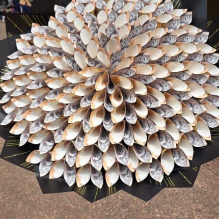 100,000 MONEY BOUQUET