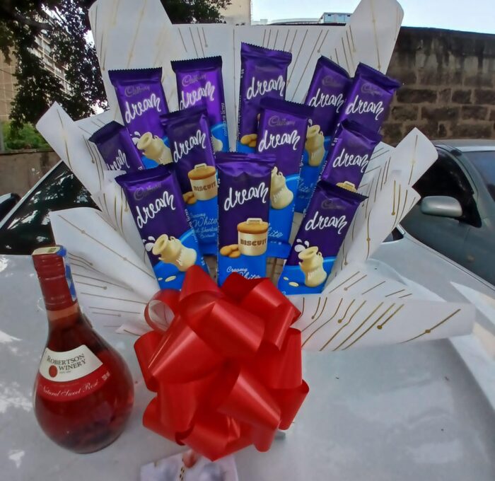 12 CADBURY CHOCOLATES BOUQUET & WINE