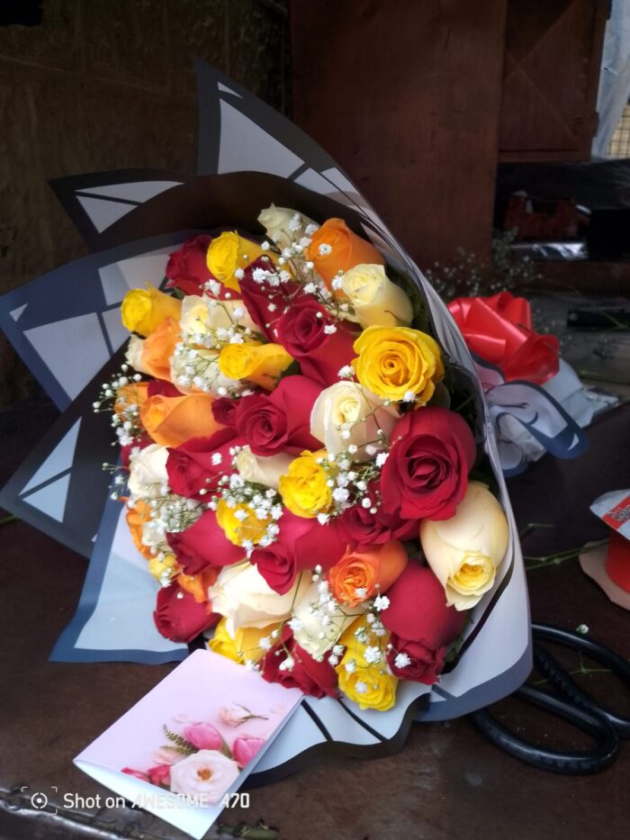 REFRESHING COLORFUL ROSES