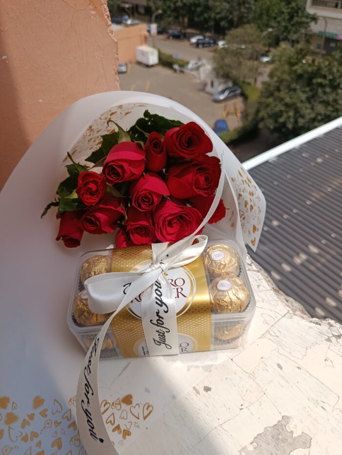 16 FERRERO CHOCOLATES & 10 RED ROSES
