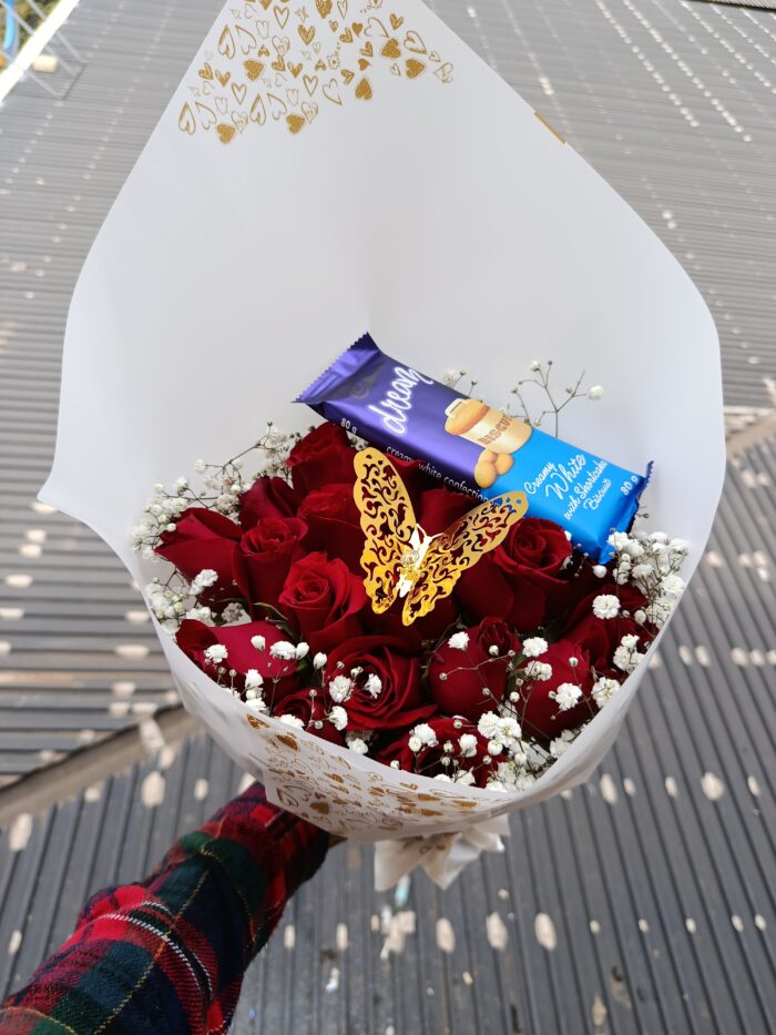 CHOCOLATE & ROSEE COMBO & BUTTERFLY DECOR
