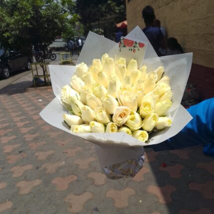 WHITE SPICY BOUQUET