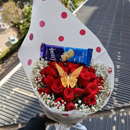 ACCESSORIZED RED BOUQUET & CHOCOLATE